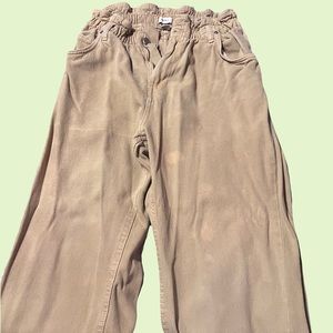 khaki colored pants